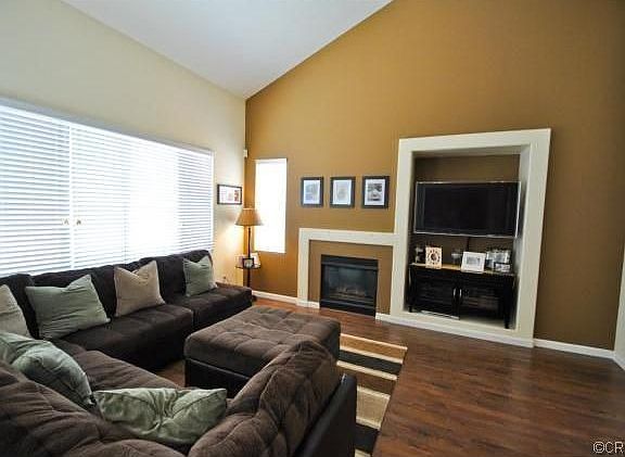 3rd image of 14820 Bouquet Ct