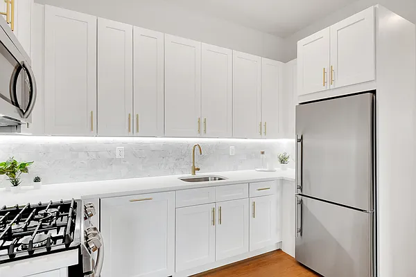 Rented by Compass | media 18