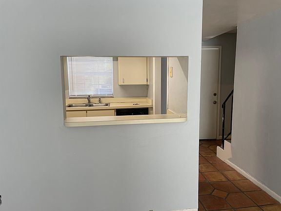 3rd image of 3284 S Bumby Ave #3