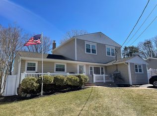 125 Seusing Blvd, Hauppauge, NY 11788