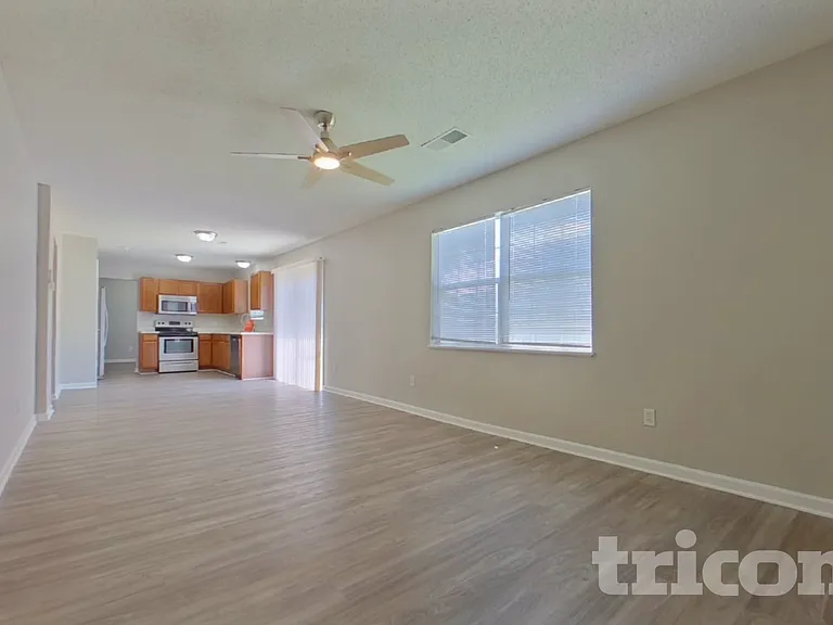 106 Sandpine Rd — Photo 3
