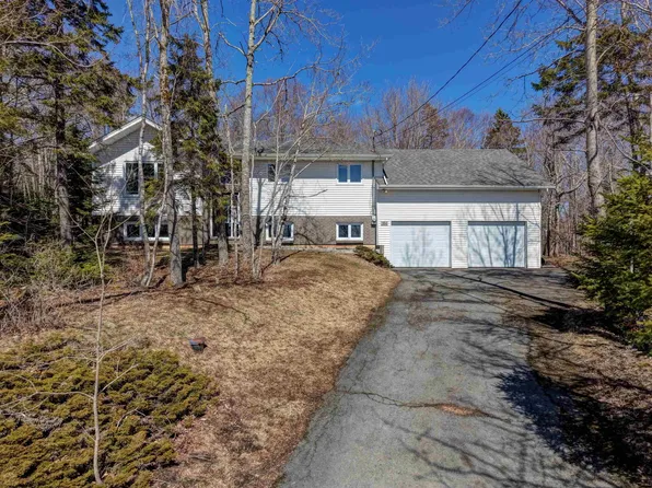 100 Tamarack Dr, Halifax, NS B2T 1E8