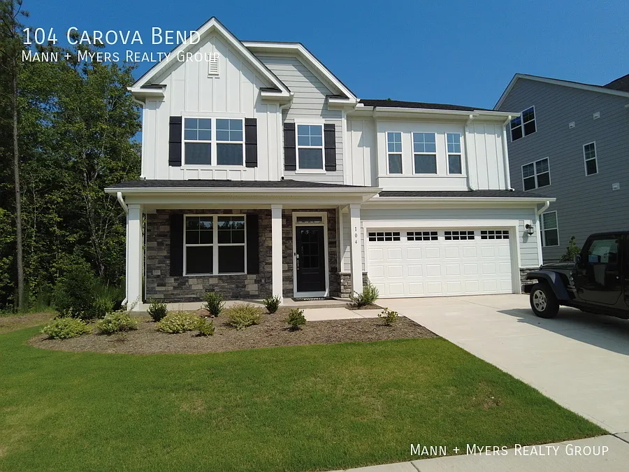 5 Bedroom Luxury Home For Rent in Apex — Photo 3