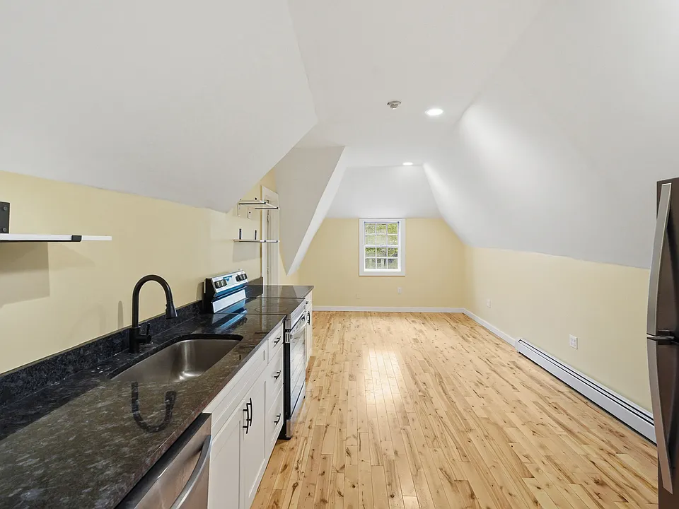 62 Church St #3