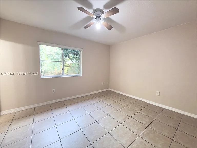 646 SW 7th Ter — Photo 13