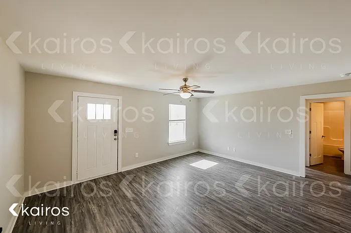 3 bed, 2.0 bath, 1240 sqft, $1,745 — Photo 2