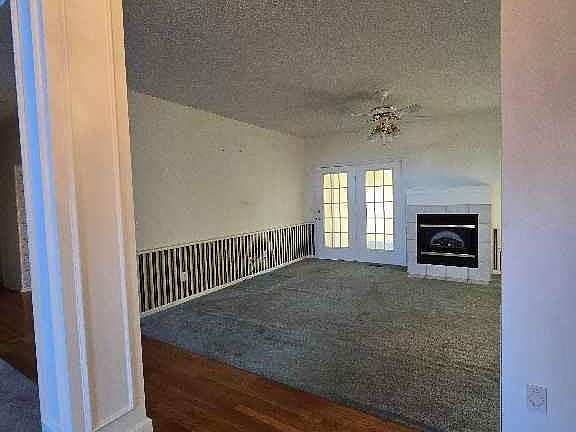 3rd image of 1204 N Elm St