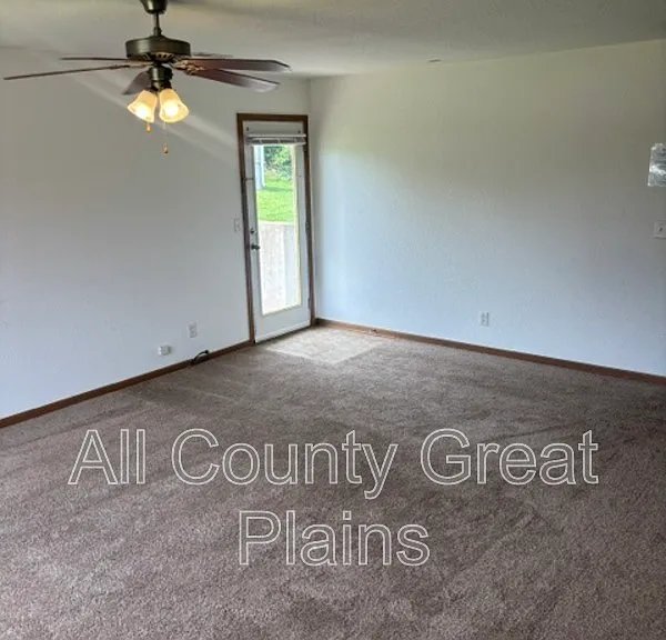 1104 Fall Meadow Ln — Photo 3