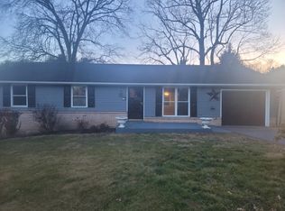 936 Imperial Dr, Lancaster, PA 17601