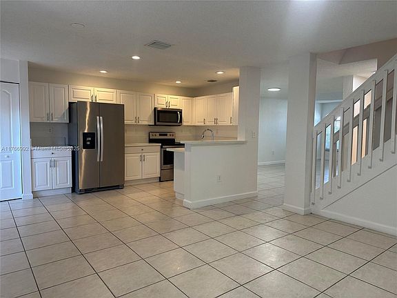 5th image of 5100 NW 116th Ct