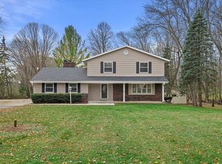 6687 Kingswood Dr, Cedarburg, WI 53012
