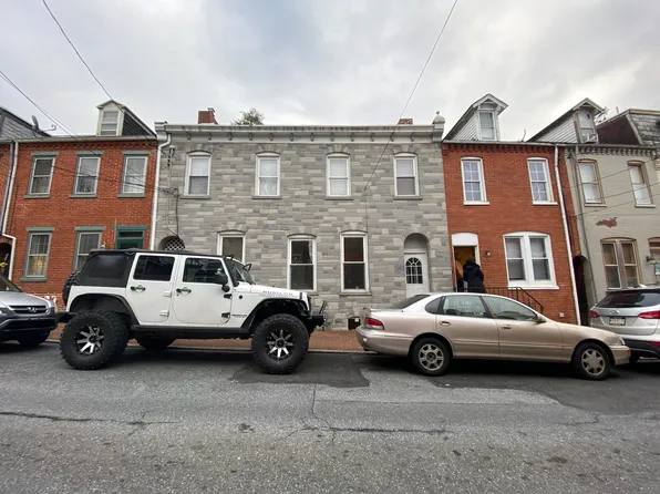 61 Howard Ave APT 1, Lancaster, PA 17602