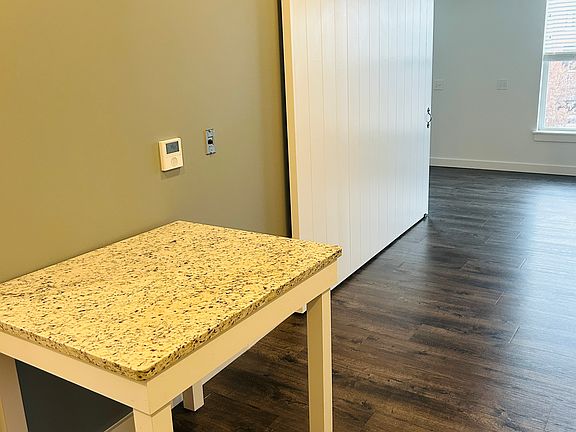 5th image of 550 New Holland Ave #308