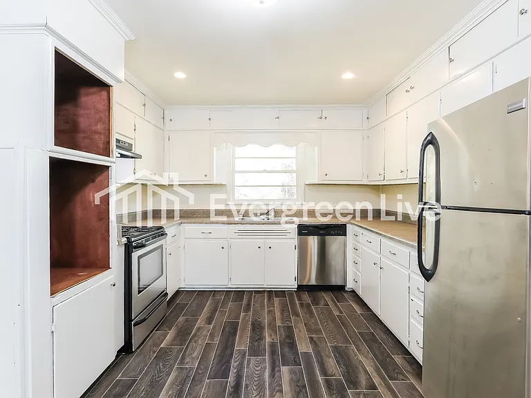 145 Grainger Dr — Photo 6