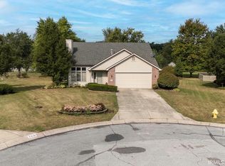 7911 Sedgewick Pl, Fort Wayne, IN 46835