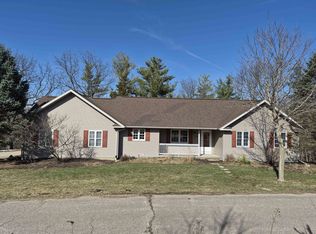 4325 Green Leaf Dr, Dodgeville, WI 53533