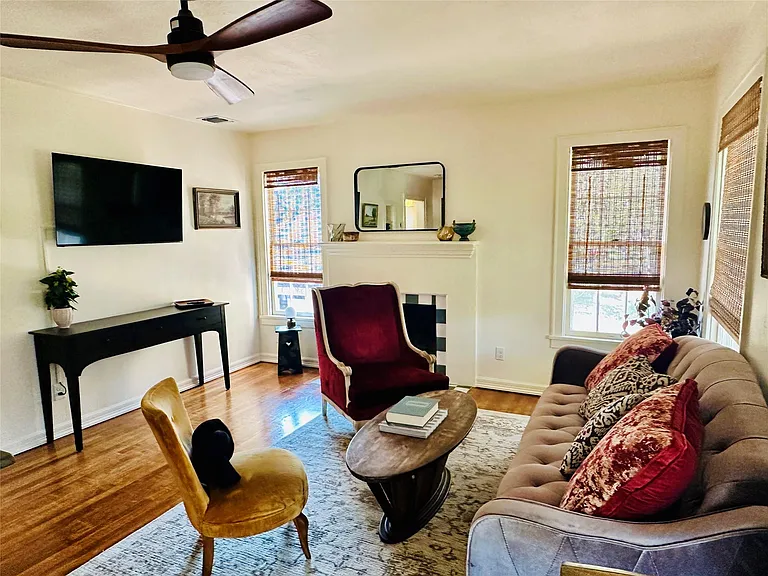 4811 Shoalwood Ave #B — Photo 9