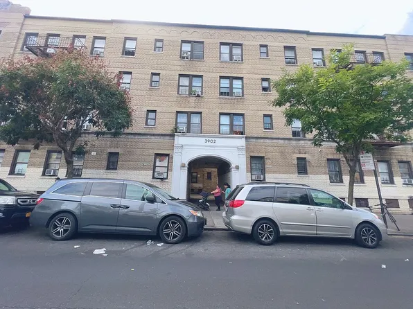 39-02 111th St #1, Corona, NY 11368