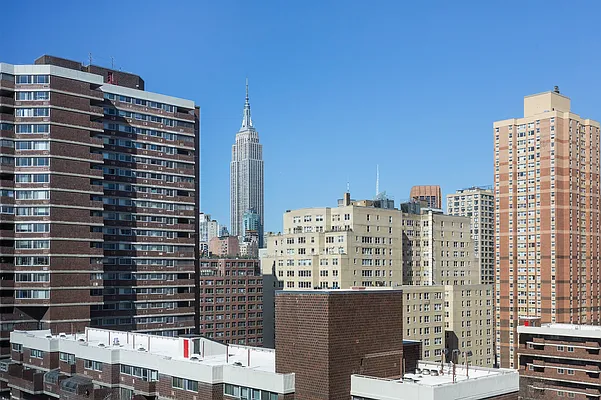 Rented by Compass | media 18