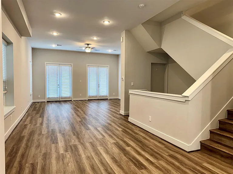 1282 N Post Oak Rd #A — Photo 14
