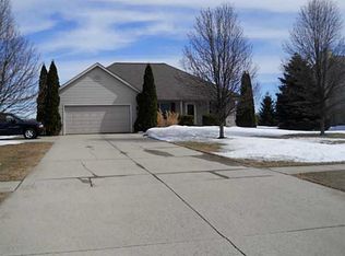712 Greenview Ave, Delta, OH 43515
