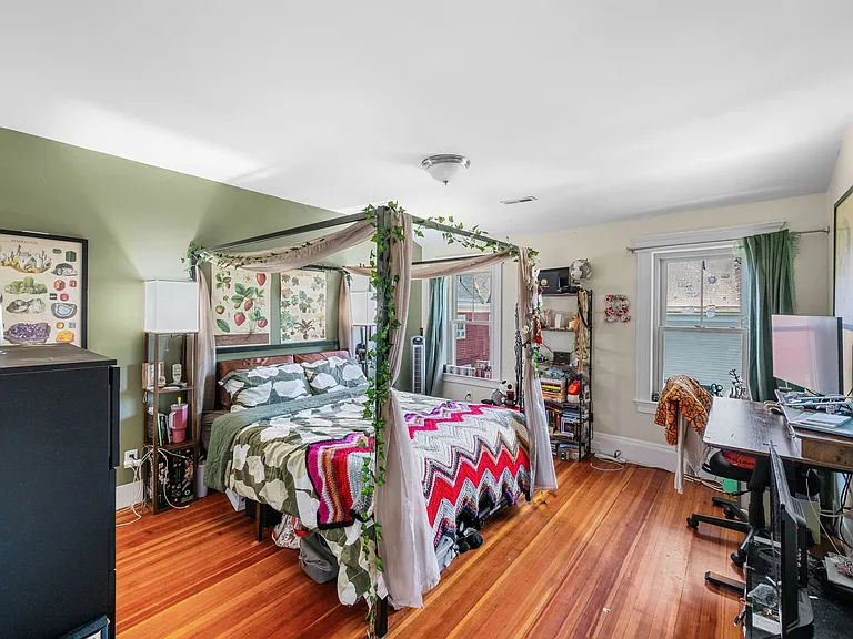 9 Waldo St #2 — Photo 11