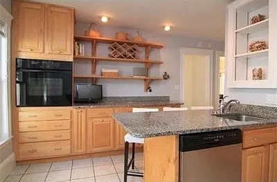 6 bed, 2400 sqft, $7,500 — Photo 4