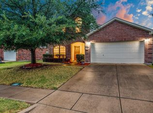 1003 Fredonia Dr, Forney, TX 75126