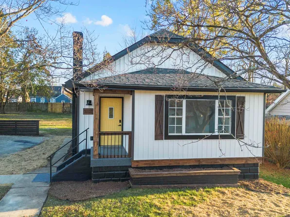 3008 S 29th St, Ashland, KY 41102