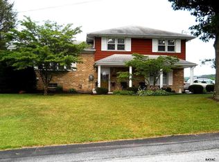 1909 Cemetery Rd, Seven Valleys, PA 17360