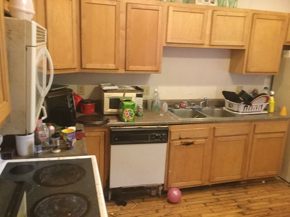 2nd image of 334 4th Ave