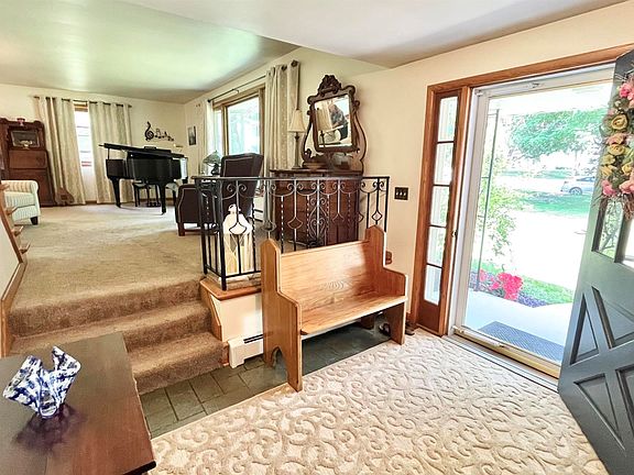 3rd image of 1351 Hiawatha Cir
