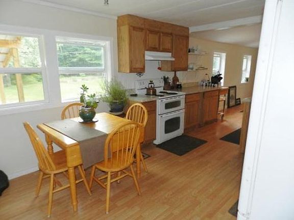 2nd image of 785 Sanborn Rd