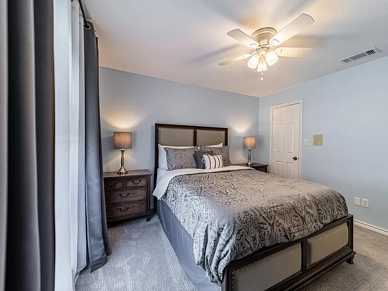 3305 Eisenhower Ln — Photo 12