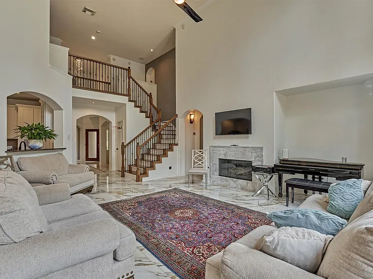 18 Wyckham Cir — Photo 9