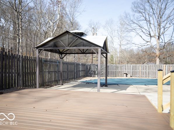 304 Oakridge Dr, North Vernon, IN 47265