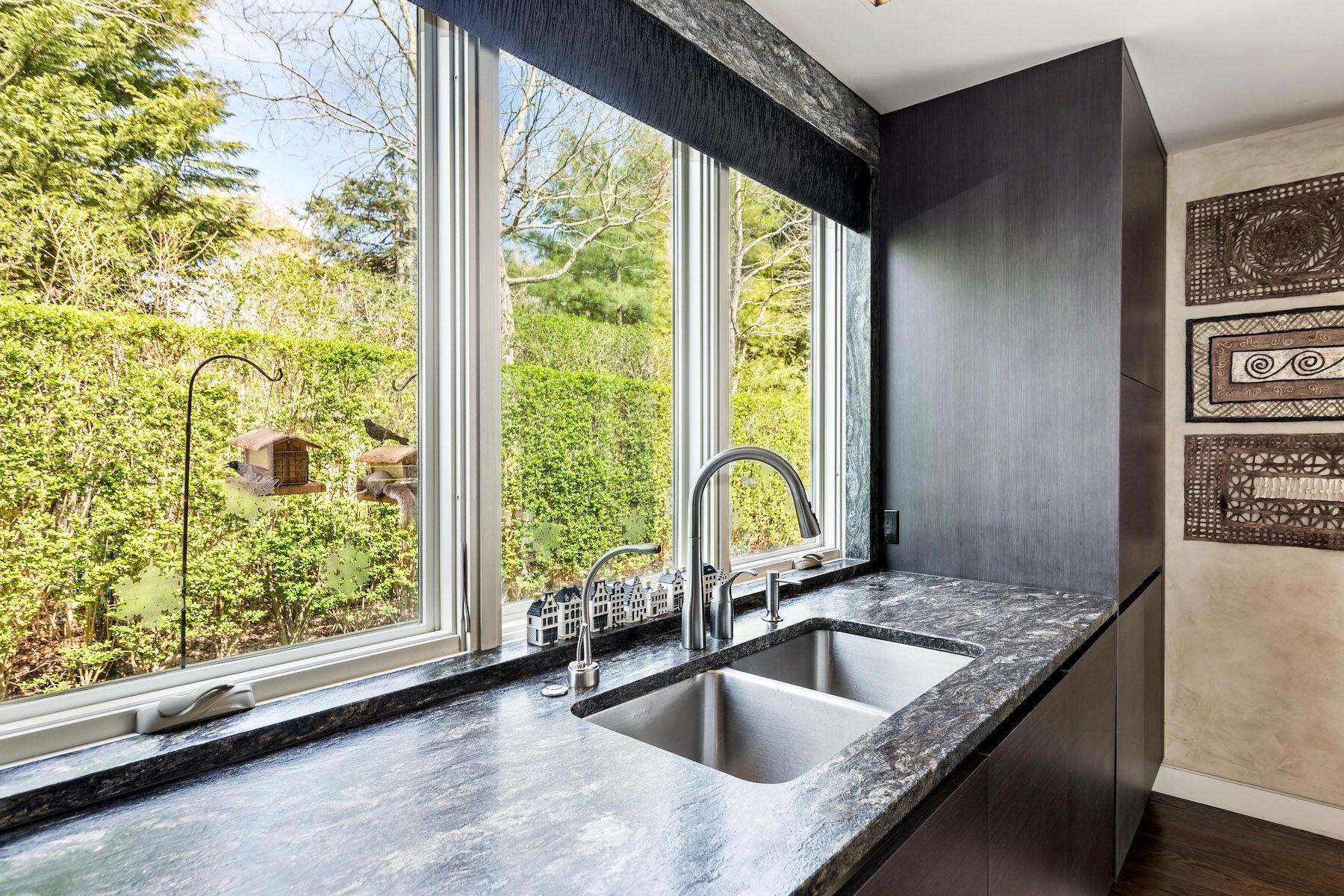 2 Merriwood Dr, Wainscott, NY 11975 Out East