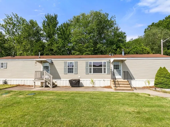 97 Julia Dr, Attleboro, MA 02703