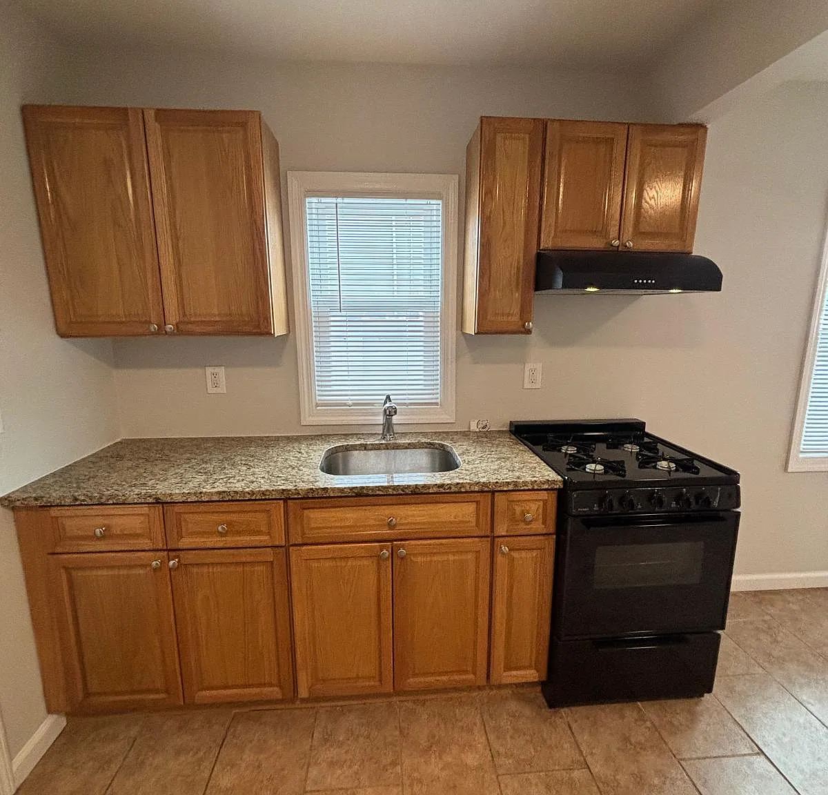 1 bed, 836 sqft, $2,440 — Photo 1