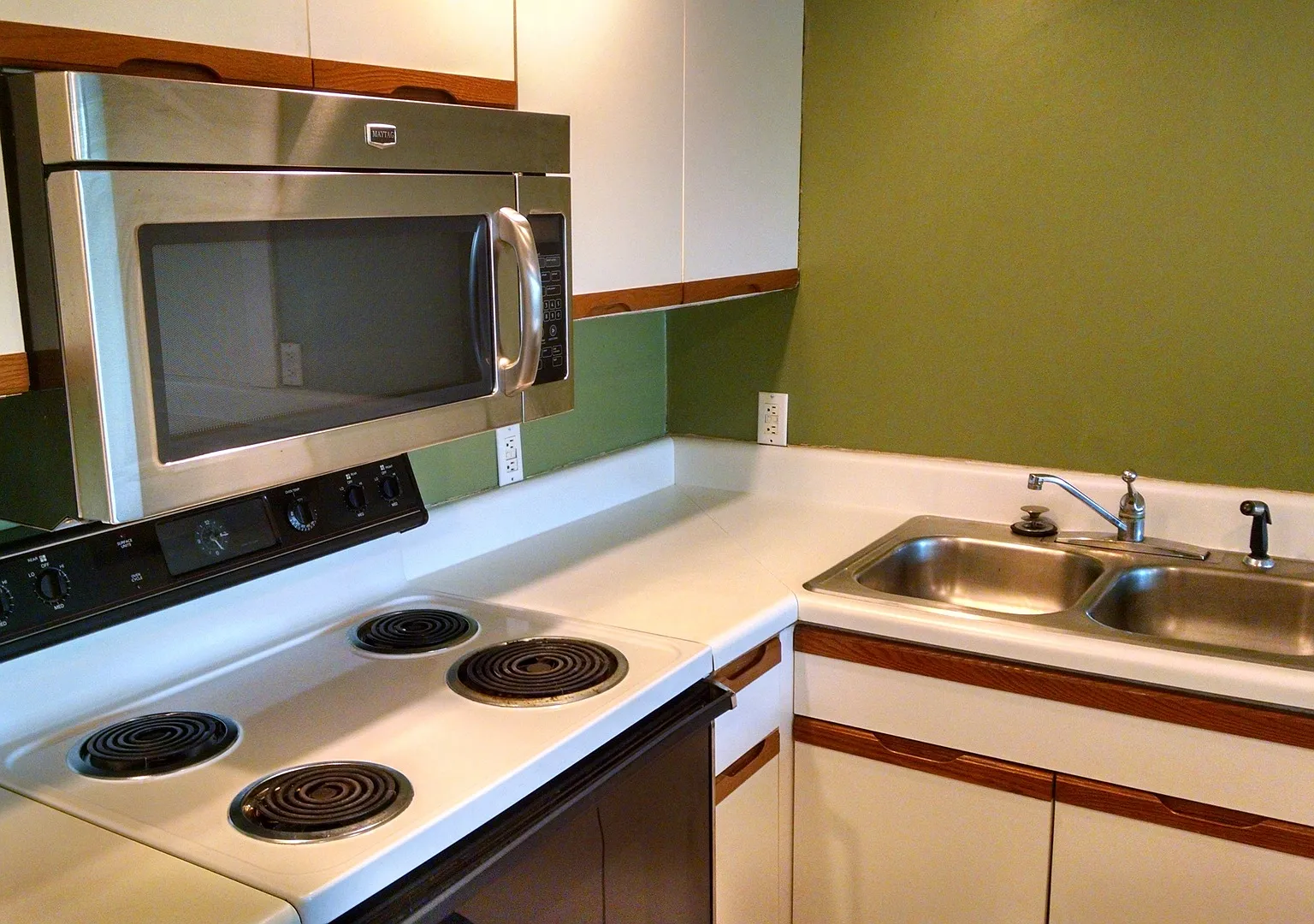 Waitlist for Aug2027Jul2028 Now Open! |3BR/2BA Condo Near UT Ag Campus & Vet School — Photo 3