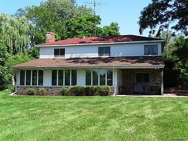 11004 White Lake Rd Fenton Mi 48430 Zillow