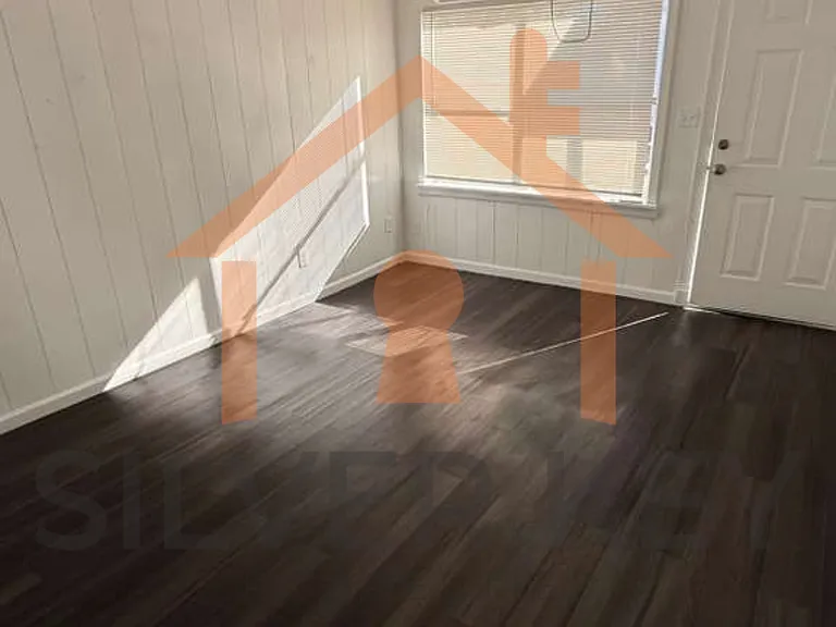 1525 NW Lincoln Ave #1525 — Photo 3