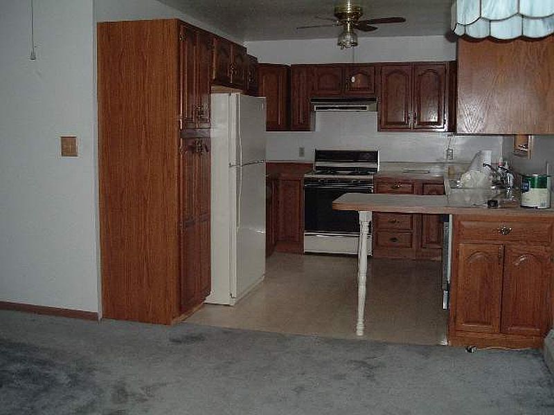 3rd image of 60 DEANS MILL Road