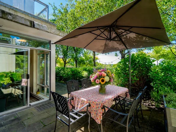 2288 Broadway W #331, Vancouver, BC V6K 0B3