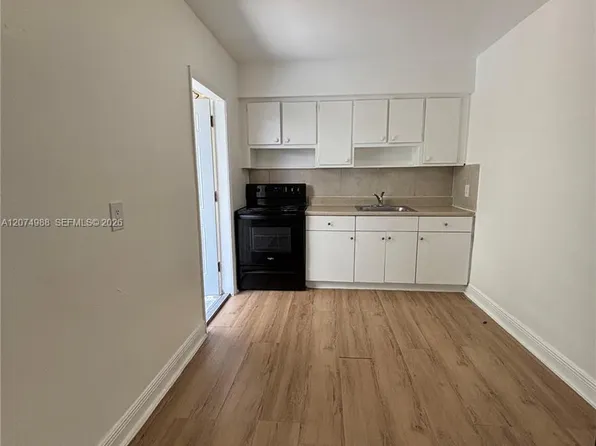 951 SW 5th St APT 1, Miami, FL 33130