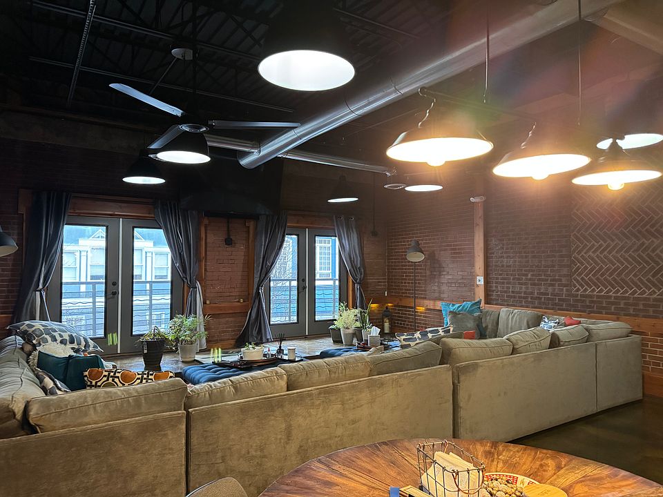 Living Room w/ Furnished Furniture