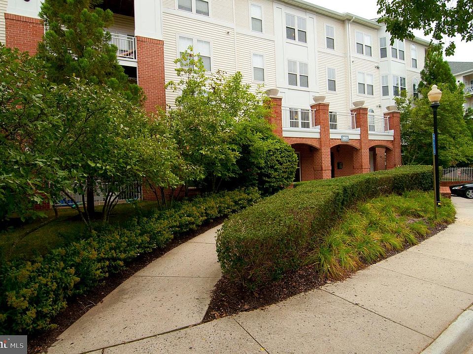 1st image of 2921 Deer Hollow Way Unit 212