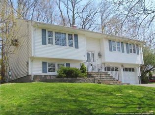 15 Clinton Ct, Monroe, NY 10950