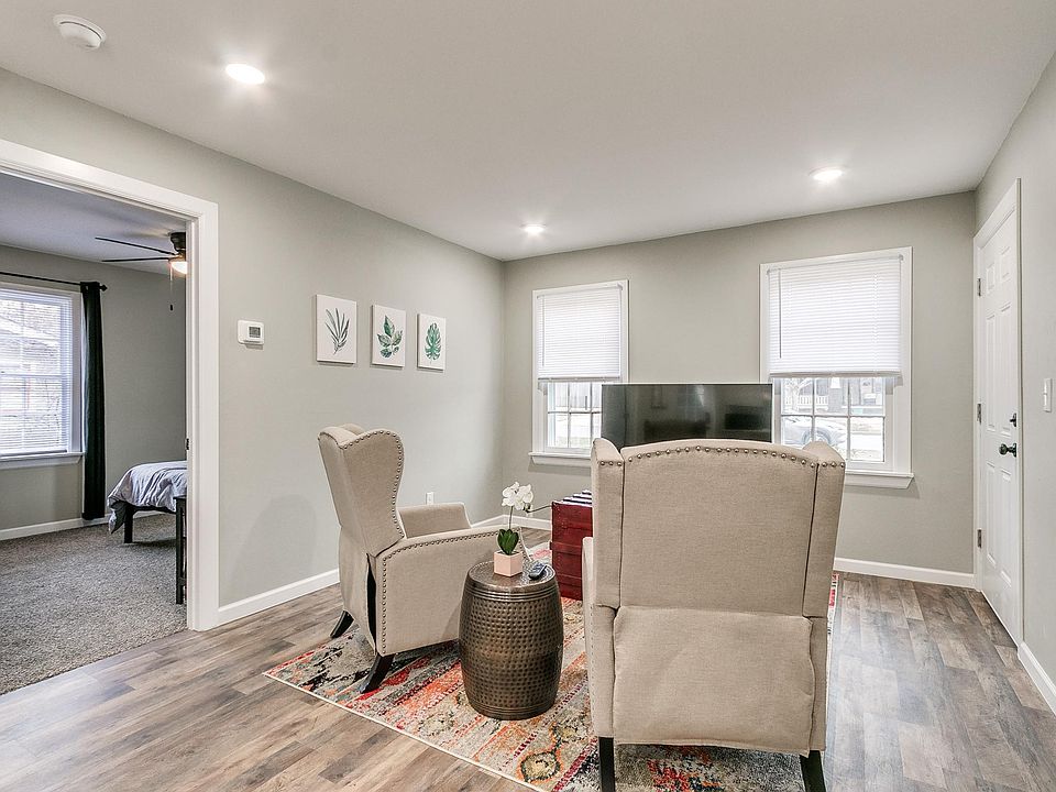 1st image of 821 NW 22nd St #821