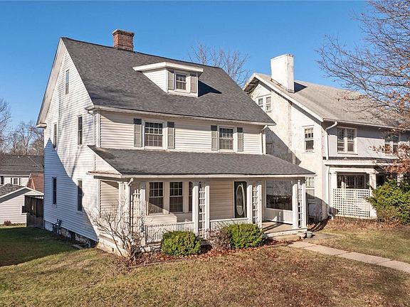 3rd image of 108 Parkwood Blvd